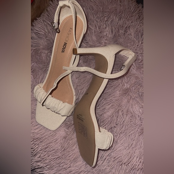 Heels - Picture 1 of 4